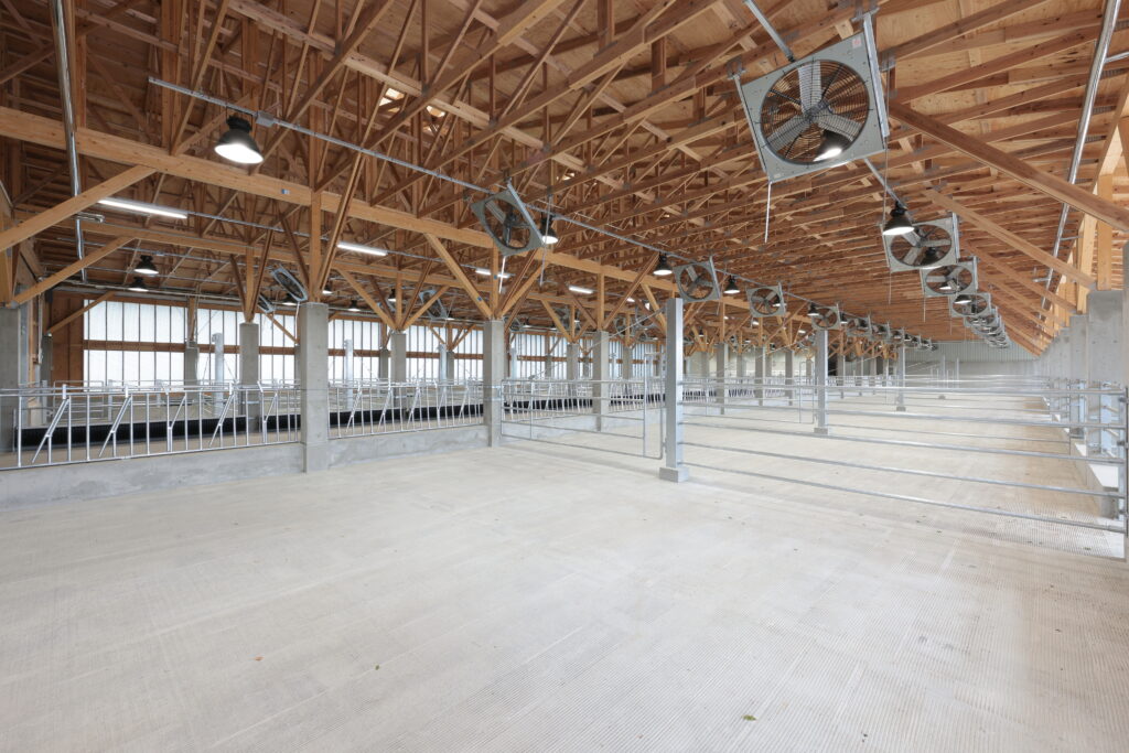 群馬県畜産試験場 繁殖育成牛舎 aadel Co.,Ltd.